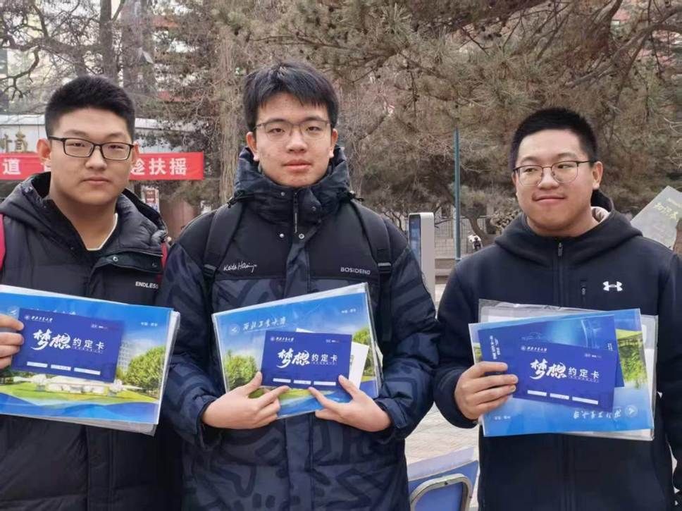 9dab9fdcb206673f6c5a575949cd2d4f